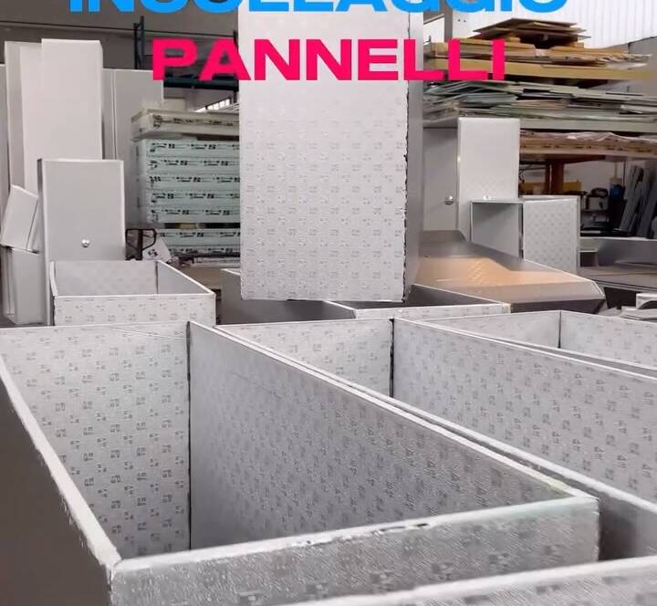Continua la serie sulle fasi di assemblaggio dei pannelli prodotti dai nostri pr...